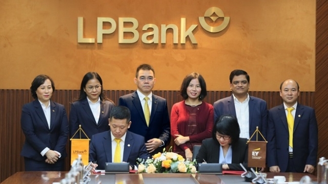 LPBank thuê EY Consulting đo lường lợi nhuận đa chiều