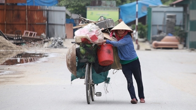 ‘Nhất định phải chính thức hóa ve chai, đồng nát’