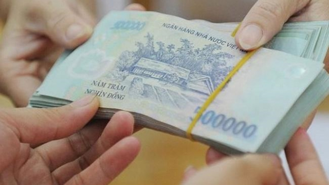 Lãi suất huy động giảm ở nhiều ngân hàng