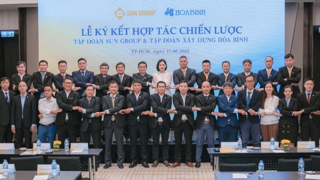 Hoa Binh Construction Group và Sun Group ký kết hợp tác chiến lược