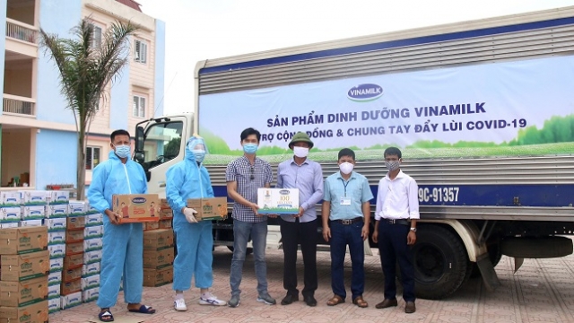 Vinamilk dành hơn 2 triệu sản phẩm hỗ trợ cộng đồng và tuyến đầu chống dịch