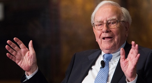 Trong ví của tỷ phú Warren Buffett có gì?