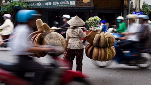 Bộ Tài chính vẫn quyết tăng thuế VAT nhưng đề xuất 'giãn lộ trình'