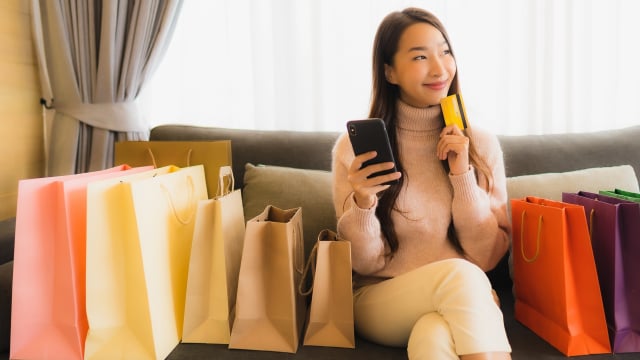 Bán hàng online xuyên biên giới: Làm gì để khai thác 'mỏ vàng'?