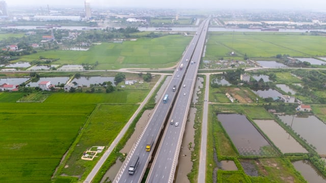Vốn đầu tư công giải ngân chậm chạp 