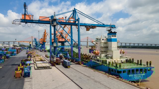 Doanh nghiệp Việt tìm đường vượt bão thuế quan