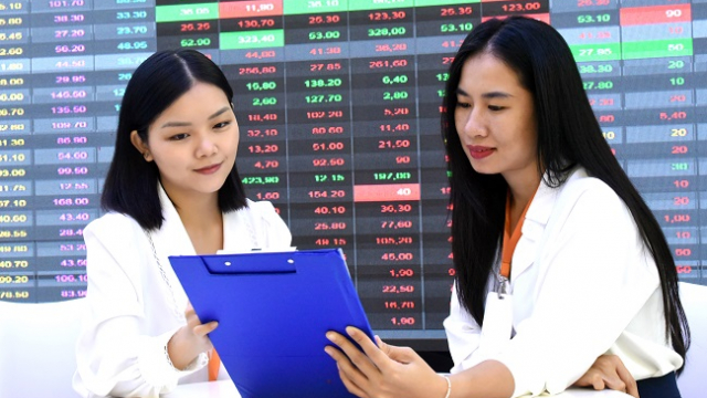 Khối ngoại bất ngờ mua ròng nghìn tỷ trên thị trường chứng khoán