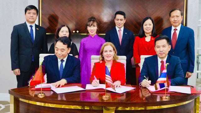 Vietjet chuyển giao 50 máy bay Boeing 737 cho Vietjet Thái Lan