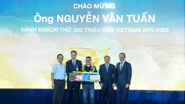 30 năm cất cánh, Vietnam Airlines đón hành khách thứ 350 triệu