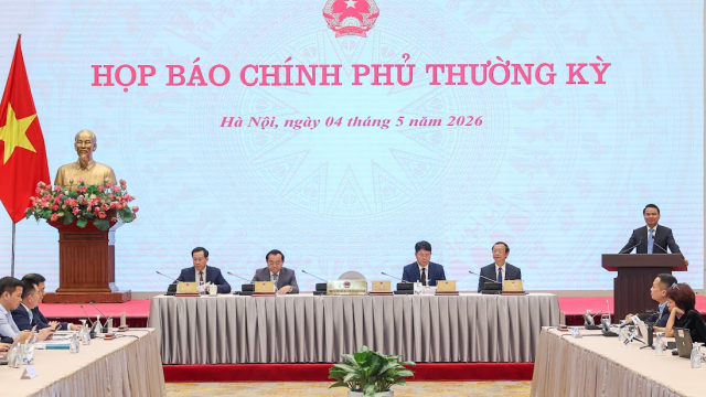 Chính phủ quyết liệt cắt giảm thủ tục hành chính