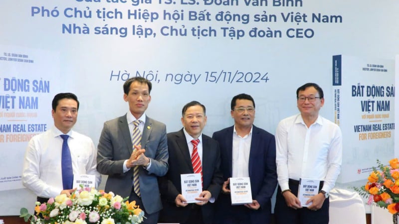 CEO Group chairman unveils guide to Vietnam real estate for foreigners