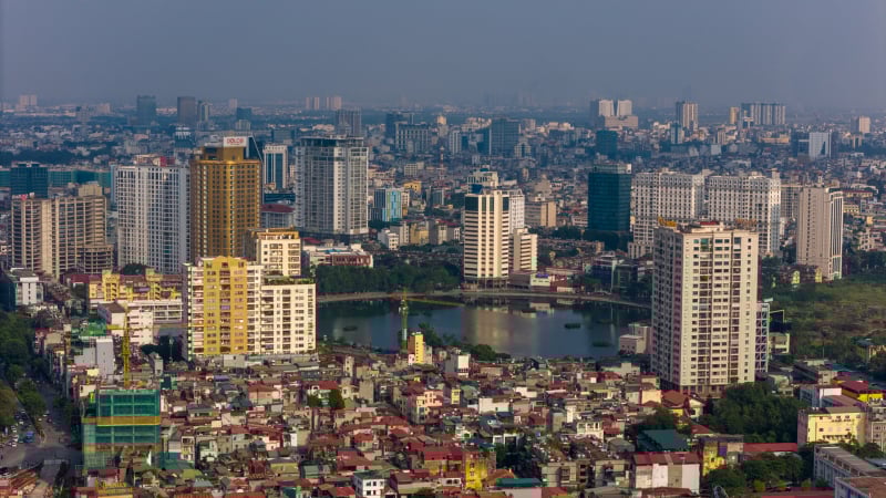 Vì sao càng chờ giảm, giá nhà càng leo thang?