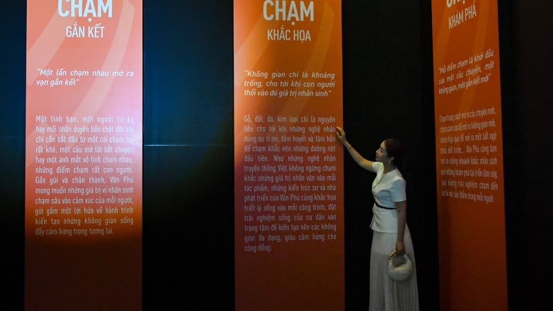 'Chạm vị nhân sinh': Triển lãm nghệ thuật đa giác quan gây sốt giới trẻ Hà Nội