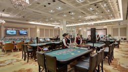 Ông chủ casino Royal Hạ Long lại báo lỗ