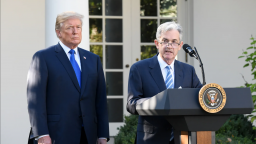 Fed giữ nguyên lãi suất, ông Trump gọi Chủ tịch Fed là 'kẻ ngốc'