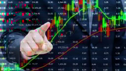 VN-Index tăng hơn 3 điểm, nhóm cổ phiếu ngân hàng trụ cột