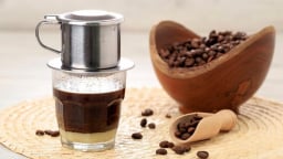 Giá ca cao tăng vọt, thị trường cà phê chìm trong sắc đỏ