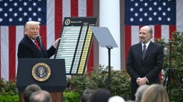 Tòa án Mỹ phán quyết thuế quan của ông Trump là bất hợp pháp, ngăn chặm thực thi