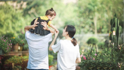 Từ hôm nay, các cặp vợ chồng được tự quyết số lượng con, thời gian sinh con