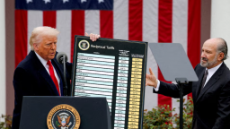 Fed nhận định chính sách thuế quan của Trump đề xuất có thể tạo ra cú sốc kinh tế mới