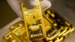 Giá vàng lên 127,1 triệu đồng, chuyện gì đây?