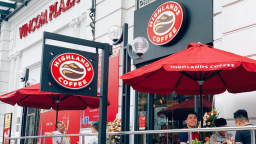 Highlands Coffee và Jollibee Việt Nam 'mang tiền về cho mẹ'  hơn 1.100 tỷ đồng lợi nhuận