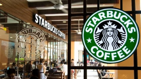 Tại sao Starbucks muốn sa thải 1.100 nhân viên?