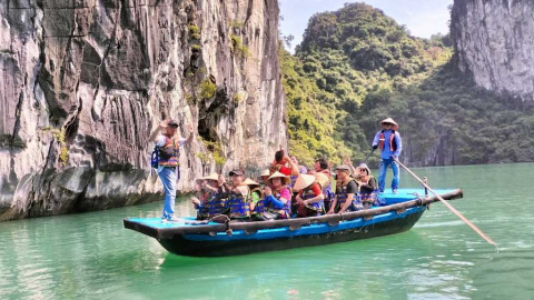 Trong 2 tháng Việt Nam đón 4 triệu lượt khách quốc tế