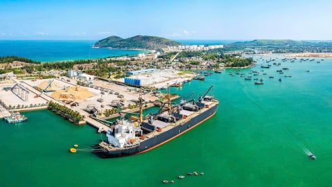 Phát triển thêm 11 bến cảng khu vực biển Quảng Ngãi