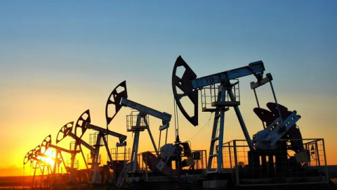 Giá dầu tăng vọt trước giờ 'G' quyết định sản lượng từ OPEC+