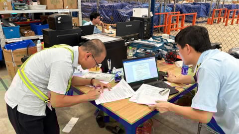 Kiểm tra Công ty Á Châu, thu giữ hàng trăm nghìn sản phẩm không rõ nguồn gốc