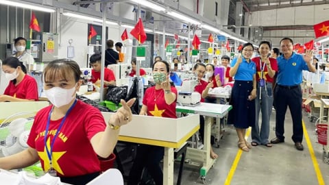 Người lao động đi làm dịp Quốc khánh 2/9 được hưởng lương tối đa 490% 