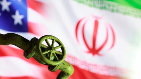 Mỹ tạm thời nới lỏng hạn chế 60 ngày đối với giao dịch dầu mỏ của Iran