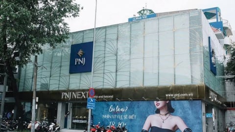 Cơn lốc bán tháo càn quét PNJ: Vốn hóa 'bốc hơi' 4.352 tỷ, lệnh sàn bủa vây