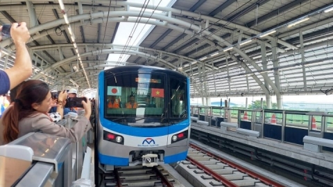 Vận hành 7 đoàn tàu tuyến metro số 1 (Bến Thành - Suối Tiên) phục vụ người dân từ ngày 1/7