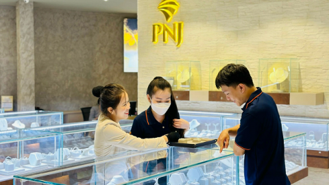 Lãnh đạo PNJ dồn dập đăng ký bán hơn 1 triệu cổ phiếu