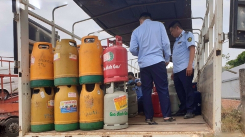 TP HCM: Phát hiện và tạm giữ gần 1.200 chai LPG và LPG không có hóa đơn, chứng từ, có dấu hiệu giả mạo nhãn hiệu