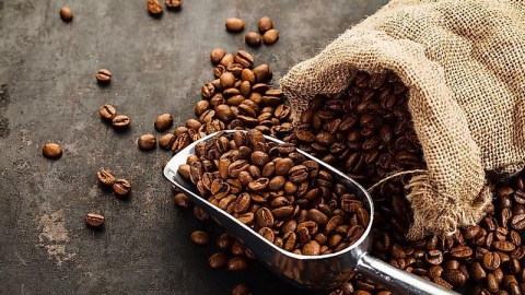 Giá cà phê Robusta neo đỉnh lịch sử