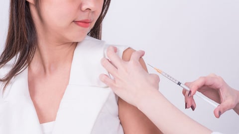 Đề xuất tiêm chủng miễn phí vaccine phòng phế cầu và ung thư cổ tử cung