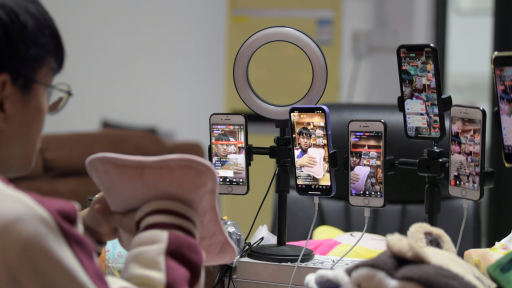 Bóng bóng livestream chạm bờ thoái trào: Từ cơ hội triệu USD đến 'lò ảo vọng'