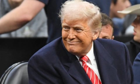 Tổng thống Mỹ Donald Trump cân nhắc tạm thời miễn thuế quan với ô tô
