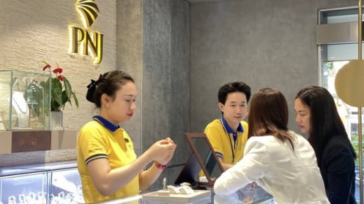 PNJ giảm doanh thu quý I/2025 gần 24%vì thiếu nguồn cung vàng 24K, giữ kế hoạch chia cổ tức 20% bằng tiền mặt
