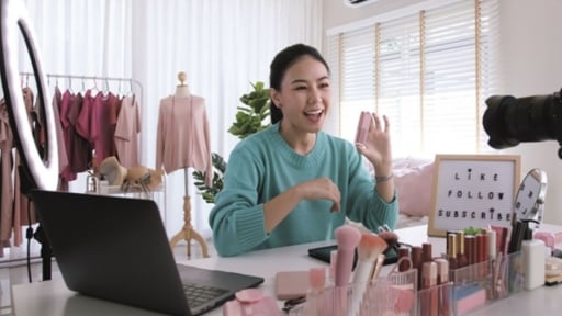 Kiểm tra hoạt động kinh doanh mỹ phẩm trên TikTok, Zalo, Facebook, YouTube... Có dấu hiệu tiêu thụ mỹ phẩm nhập lậu và trốn thuế