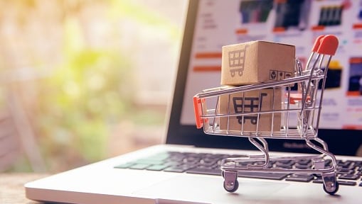 Xử lý nghiêm minh các hành vi kinh doanh hàng giả trên mạng xã hội