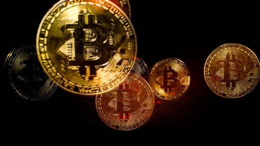 Bitcoin lập đỉnh kỷ lục mới vượt 111.000 USD, đà tăng tiếp diễn