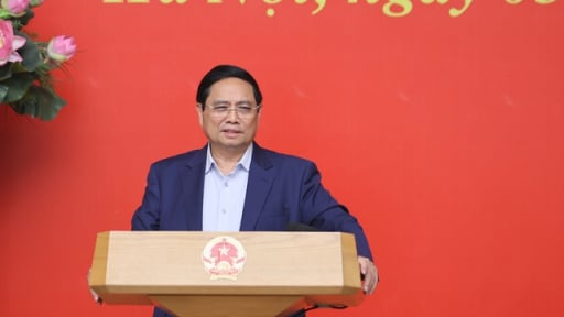 Thủ tướng: Tiết kiệm 10% chi thường xuyên năm 2025, dành thêm nguồn lực cho những dự án lớn