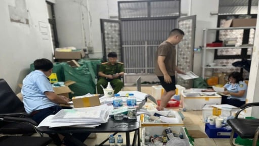 Hà Nội: Phát hiện và tạm giữ lượng lớn sản phẩm mỹ phẩm nhập lậu tại 4 cơ sở kinh doanh