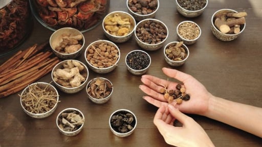 Xử nghiêm cơ sở sản xuất, buôn bán thuốc cổ truyền quảng cáo sai sự thật