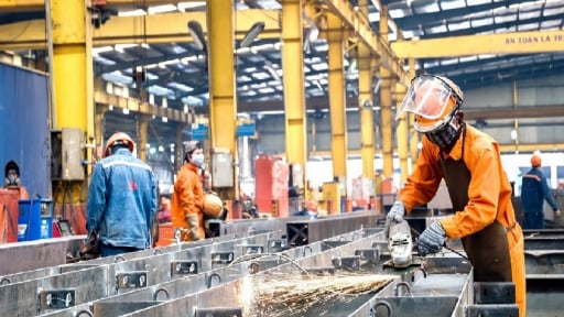 PMI giảm xuống mức 48,9 điểm, thuế quan Mỹ tác động đến số lượng đơn đặt hàng xuất khẩu mới