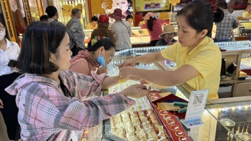Giá vàng ngày 8/7 bật tăng lên mức 121 triệu đồng/lượng